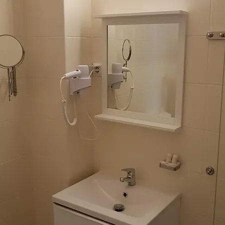 Mic 3* Bukarest